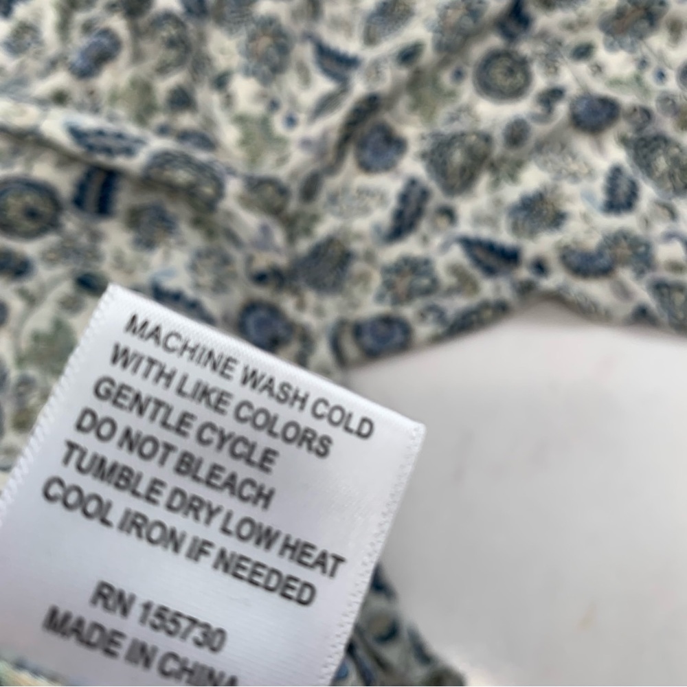 Rose & Olive Blouse 1X Button Front Blue Floral Smocking Flowy Light Office Work - Picture 9 of 11